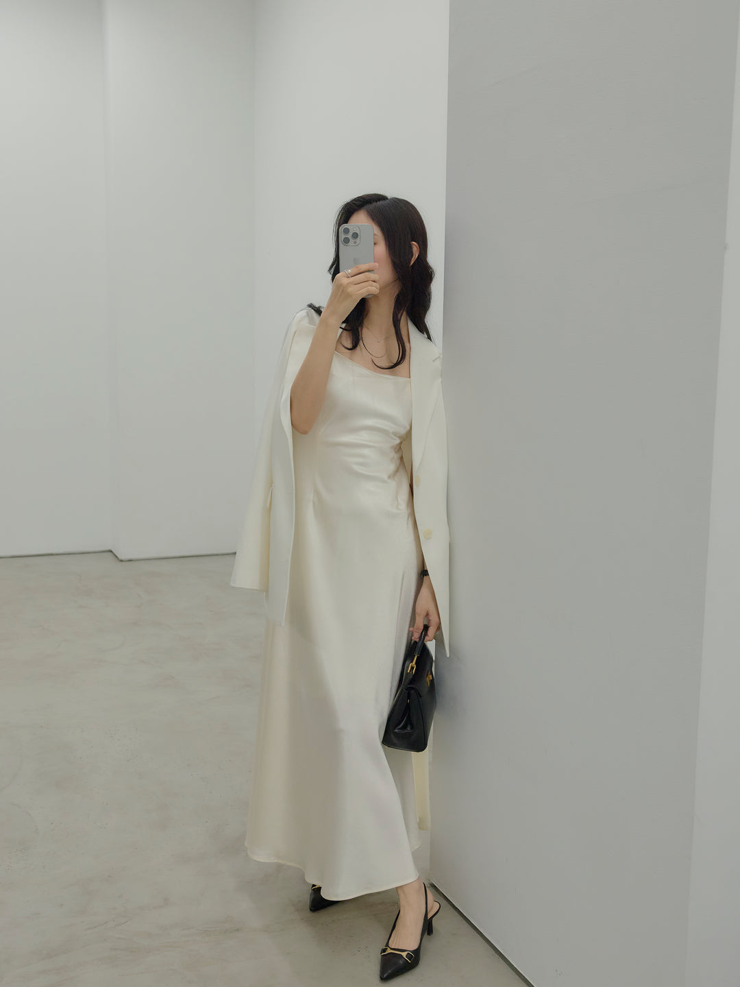 【Essential】Back open satin camisole dress