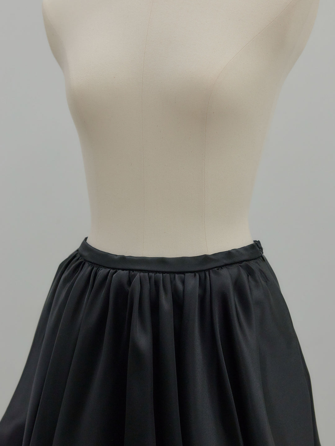 サテンバルーンミニスカート(インパン付き)