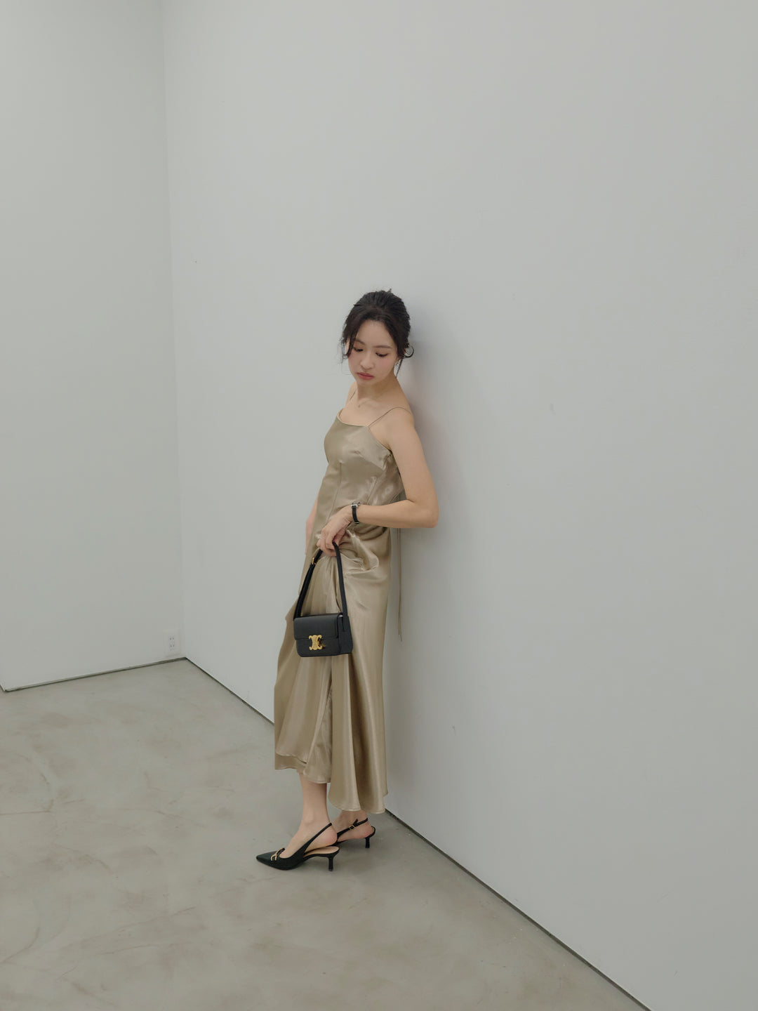 【Essential】Back open satin camisole dress