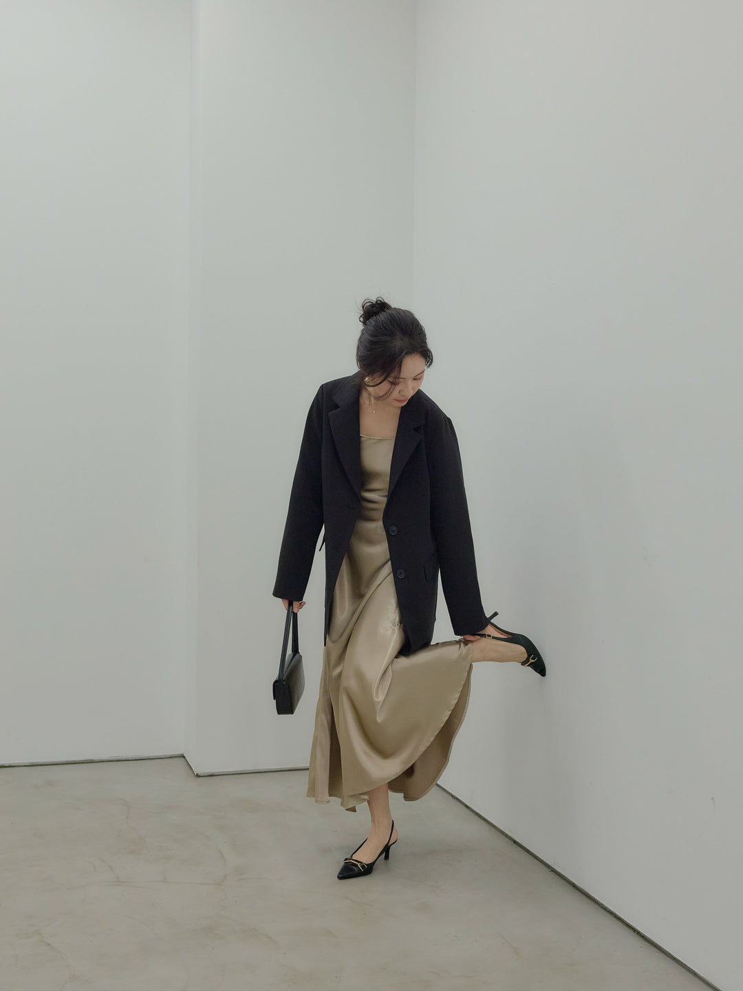 【SET】【Essential】Authentic jacket+【Essential】Back open satin camisole dress(2set)