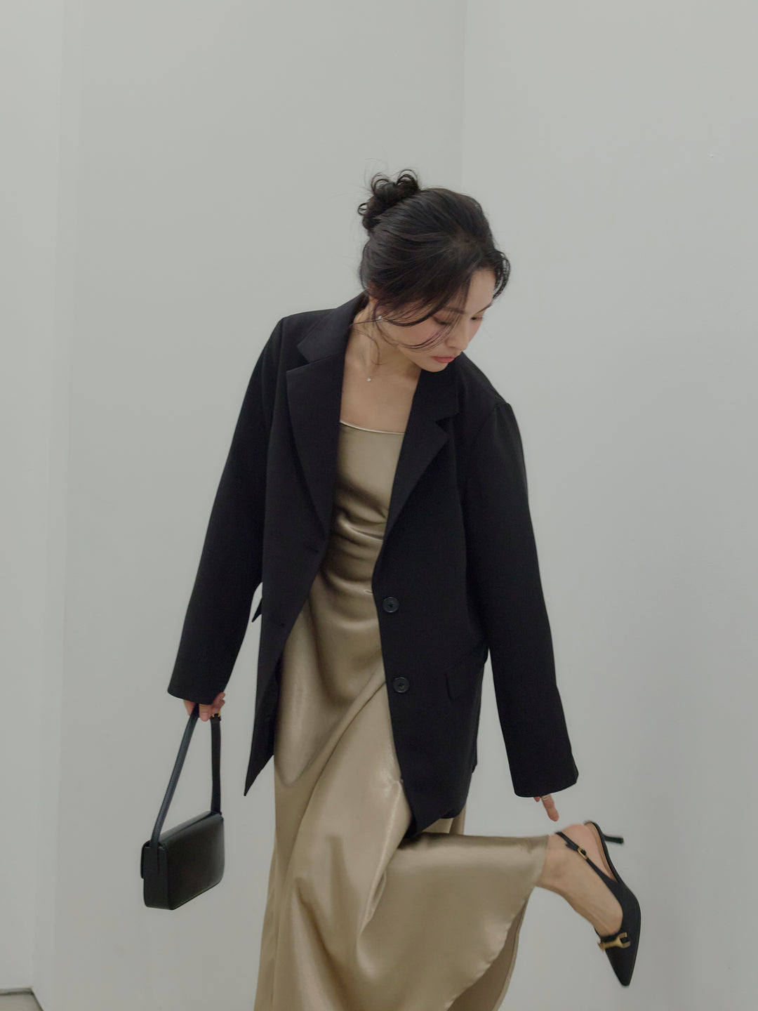 【Essential】Back open satin camisole dress