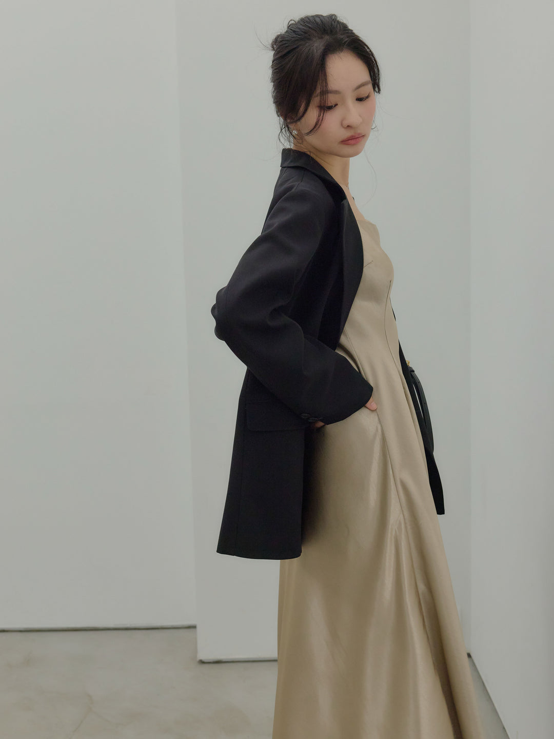 【SET】【Essential】Authentic jacket+【Essential】Back open satin camisole dress(2set)