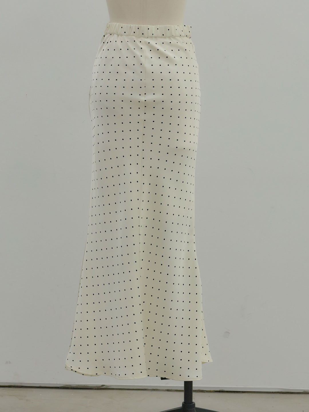 【Essential】Wrap design satin mermaid skirt