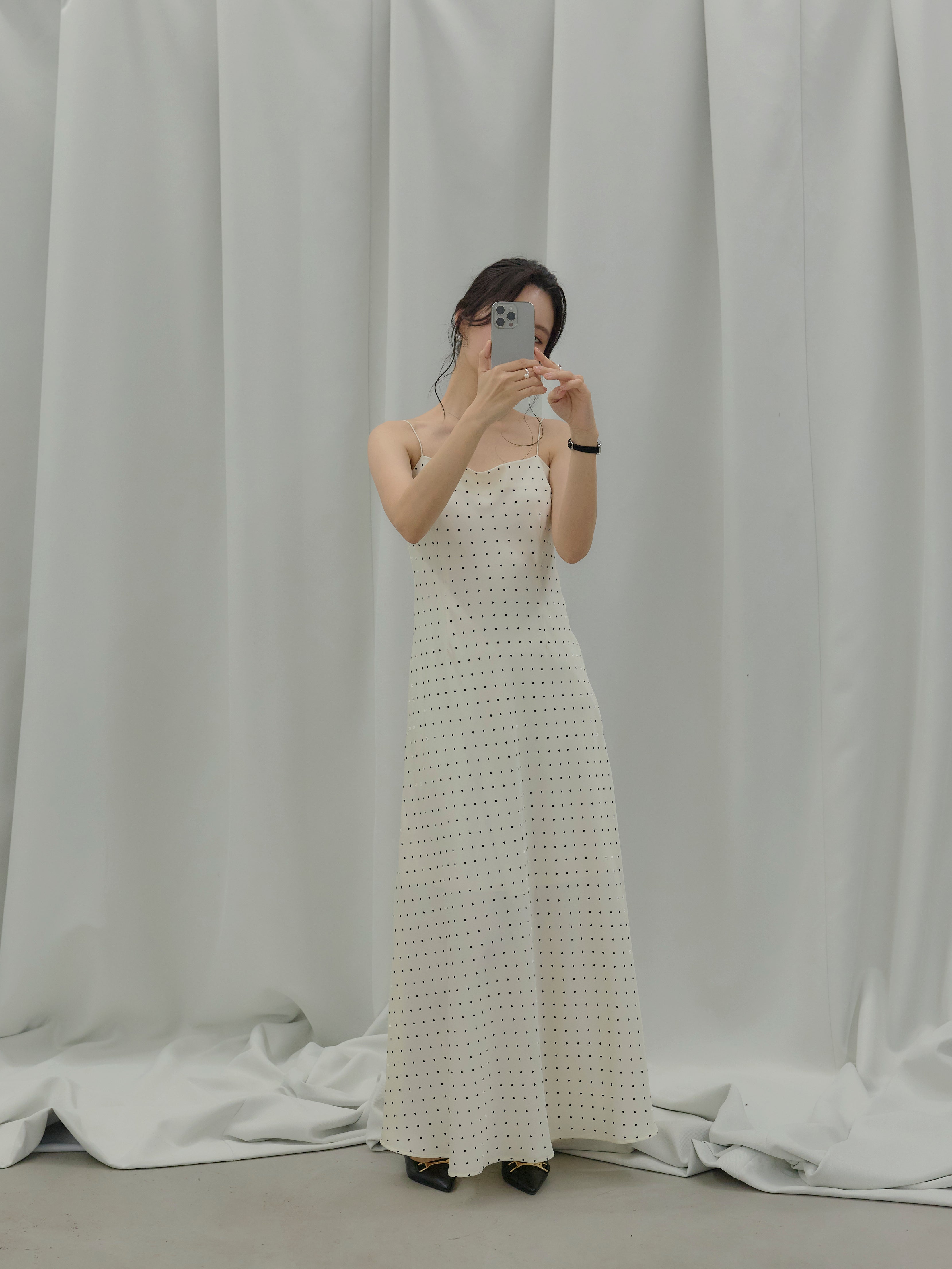 ワンピース nairo/Back open satin camisole dress Essential】Back open satin camisole dress – nairo