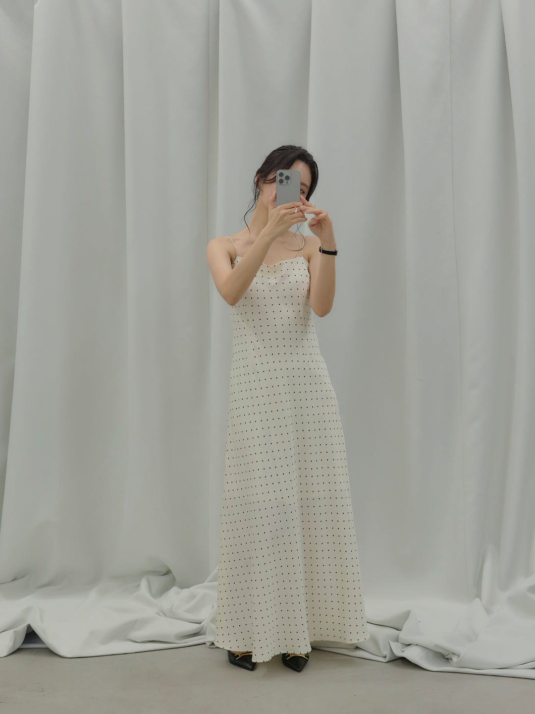 【Essential】Back open satin camisole dress