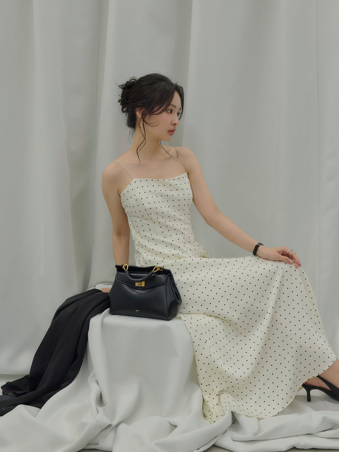 【Essential】Back open satin camisole dress