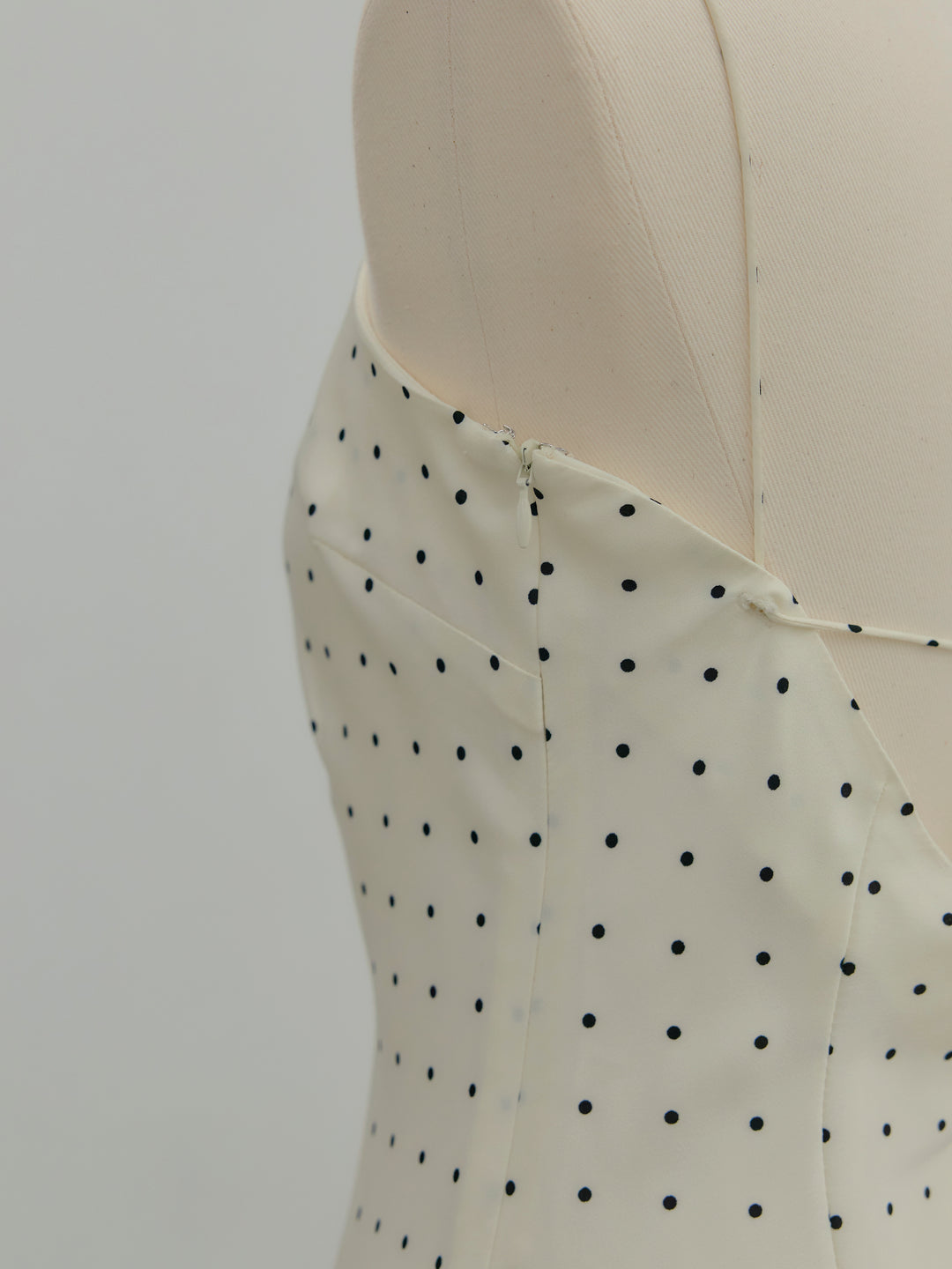 【Essential】Back open satin camisole dress