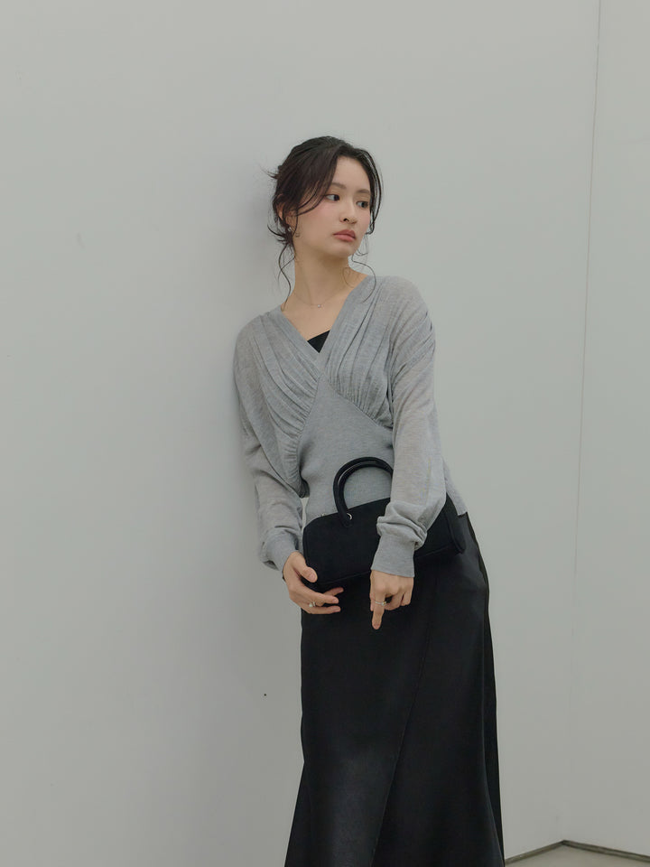 シェイプラインVネックシアーニットトップス