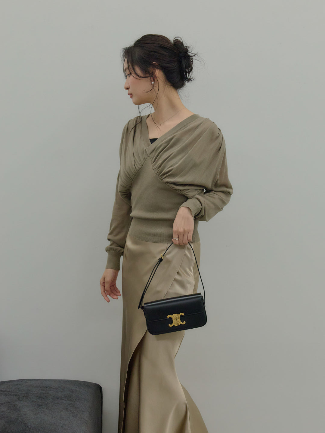 【SET】シェイプラインVネックシアーニットトップス+【Essential】Wrap design satin mermaid skirt(2set)