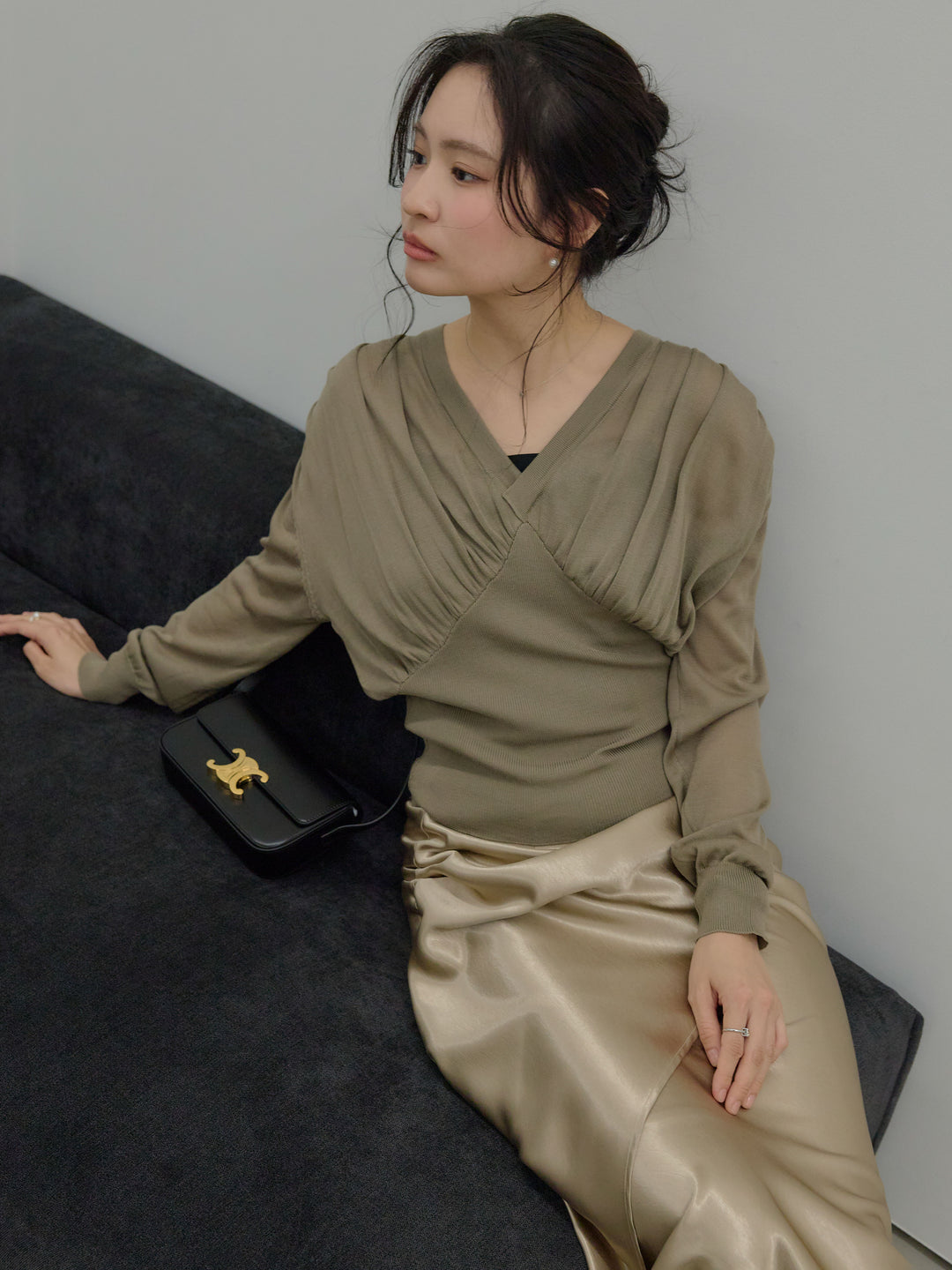 【SET】シェイプラインVネックシアーニットトップス+【Essential】Wrap design satin mermaid skirt(2set)