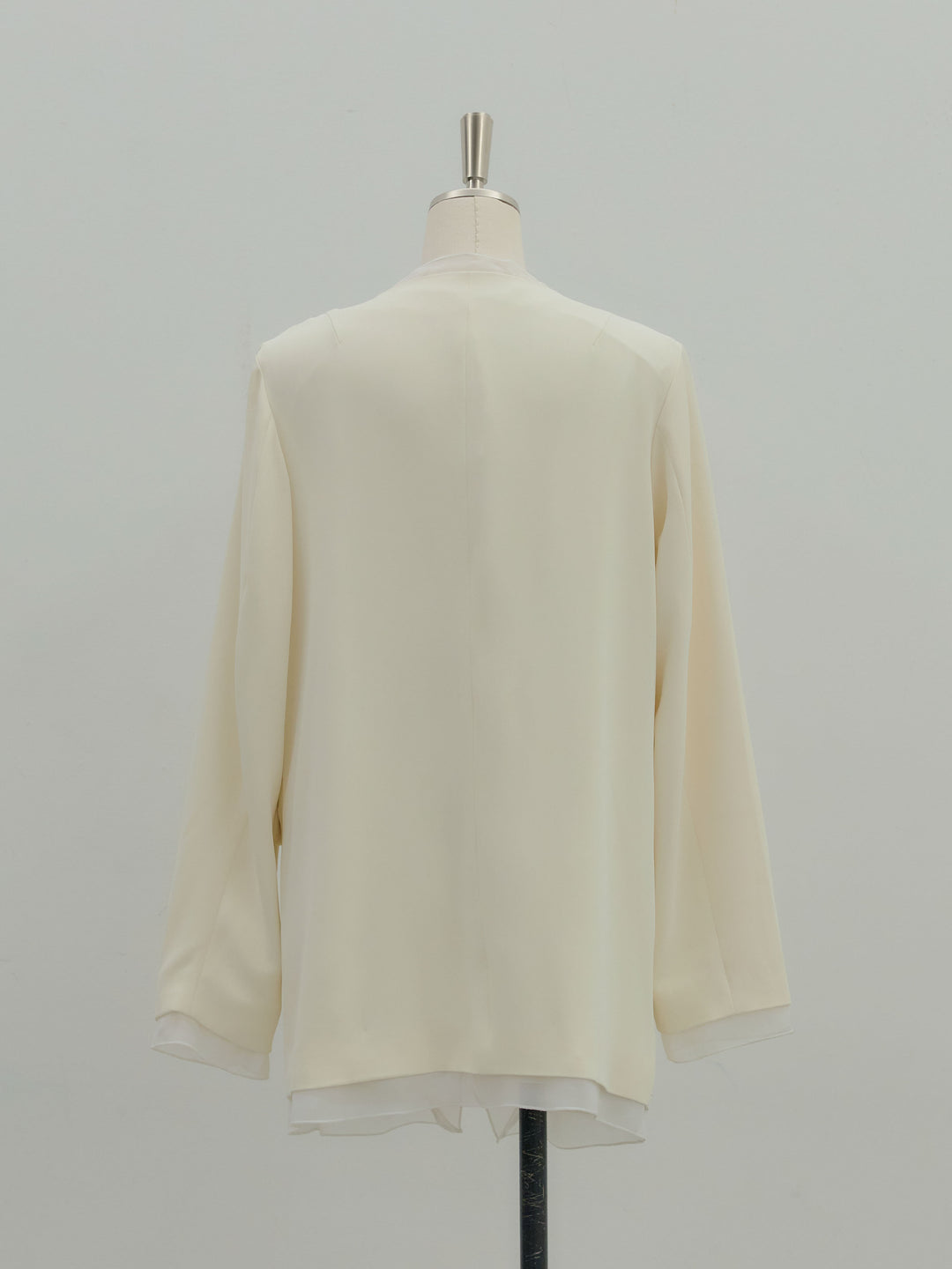 【Essential】Tulle layered over jacket