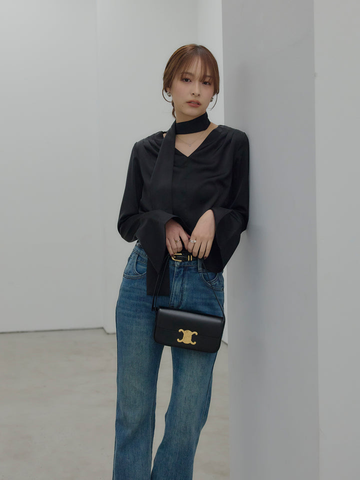 【SET】【Essential】2wayタイ付きベルスリーブサテンブラウス+美ラインストレッチフレアデニム(2set)