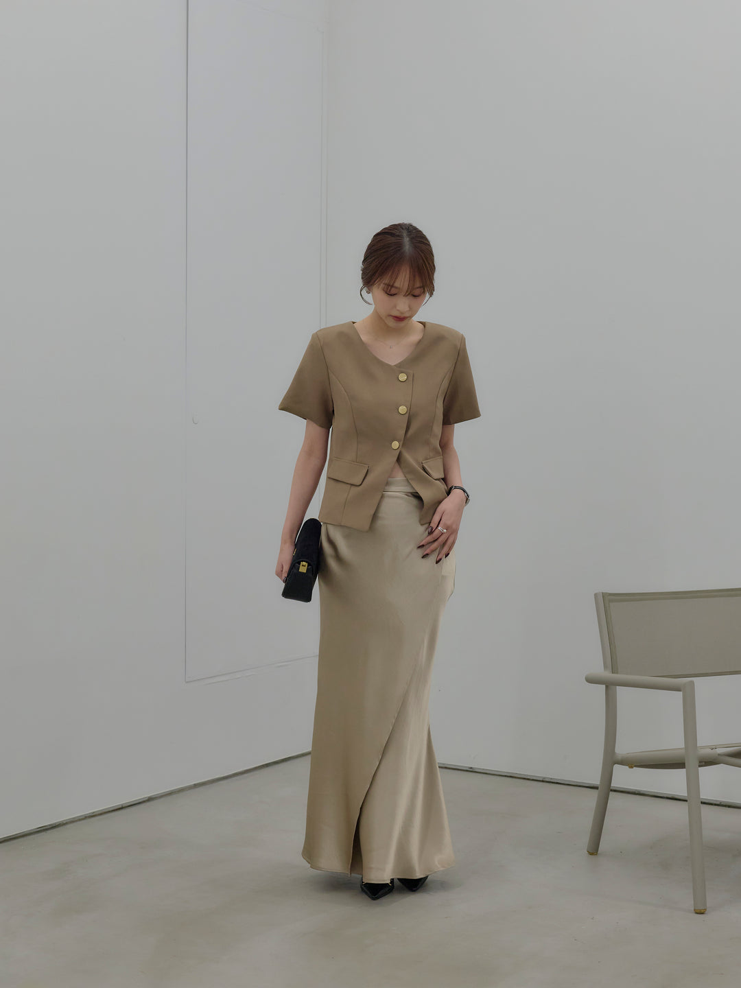 【SET】ゴールドボタンハーフスリーブジャケット+【Essential】Wrap design satin mermaid skirt(2set)