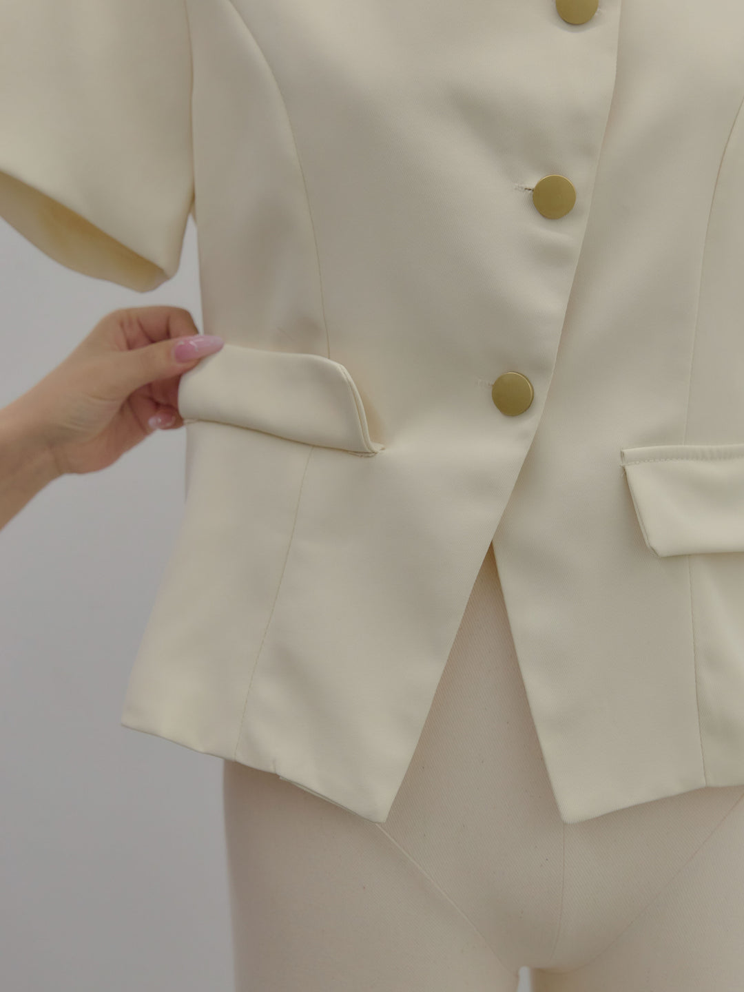 ゴールドボタンハーフスリーブジャケット