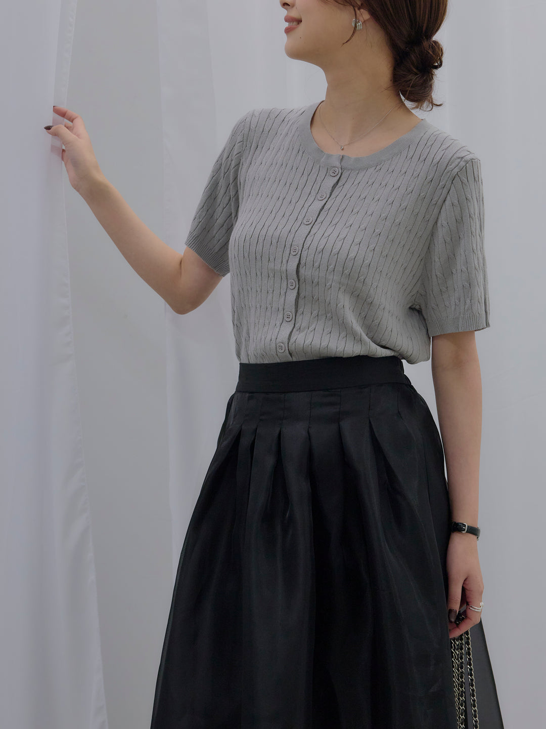 ケーブル編みハーフニットカーディガン