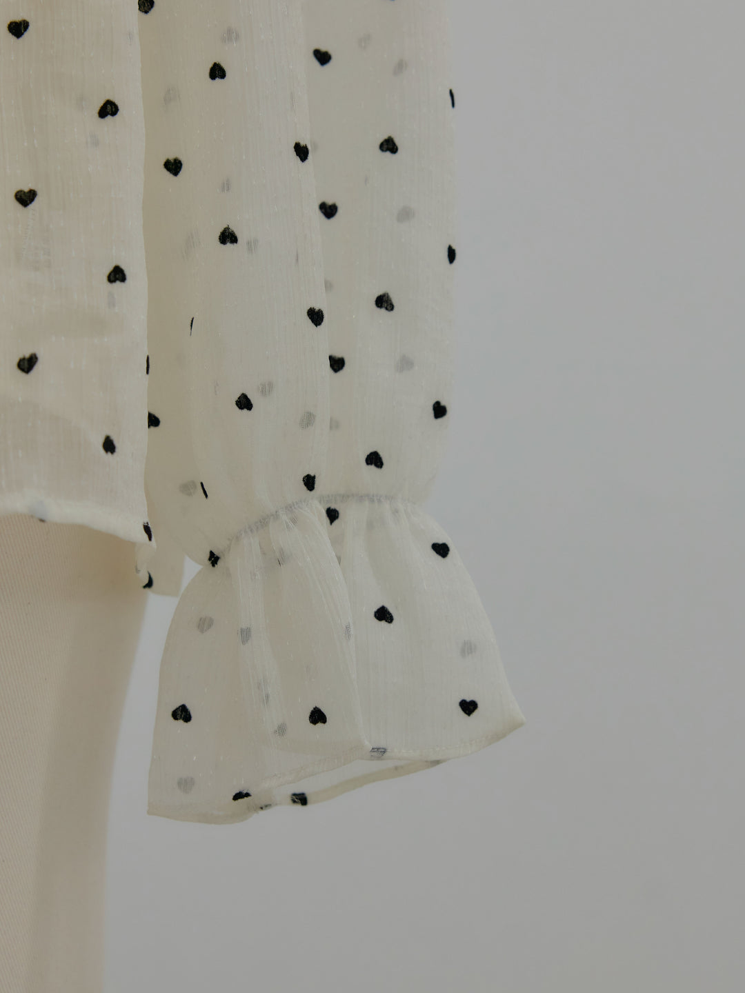 ボウタイフリルアソートブラウス