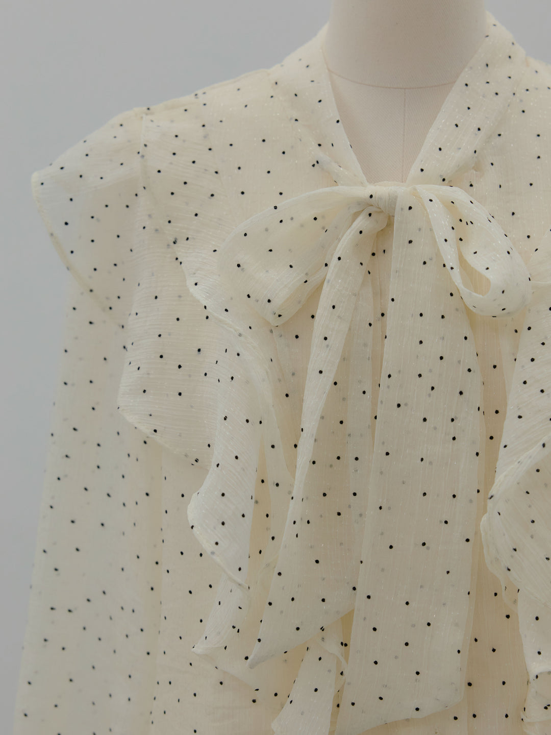 ボウタイフリルアソートブラウス