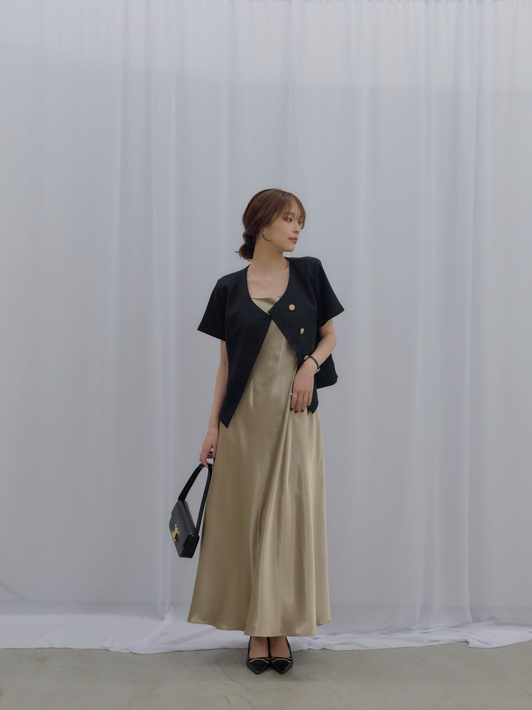 【SET】ゴールドボタンハーフスリーブジャケット+【Essential】Back open satin camisole dress(2set)