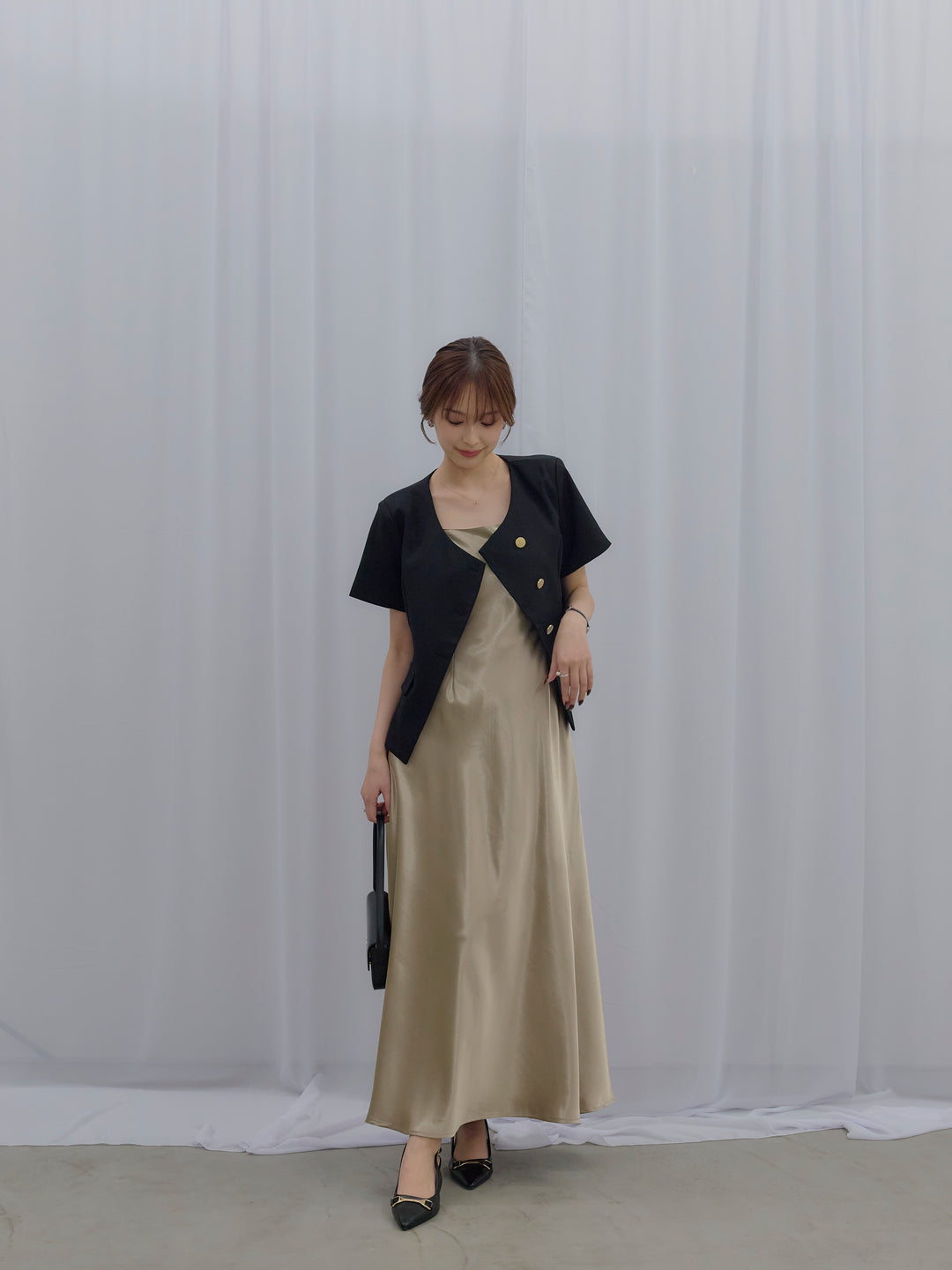 【SET】ゴールドボタンハーフスリーブジャケット+【Essential】Back open satin camisole dress(2set)