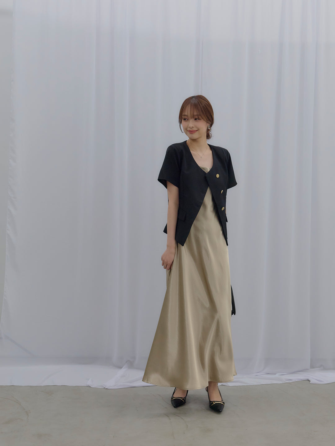 【SET】ゴールドボタンハーフスリーブジャケット+【Essential】Back open satin camisole dress(2set)