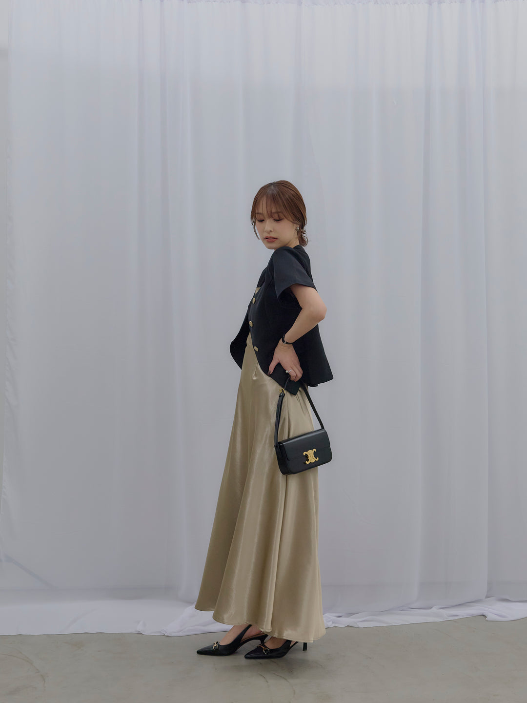 【SET】ゴールドボタンハーフスリーブジャケット+【Essential】Back open satin camisole dress(2set)