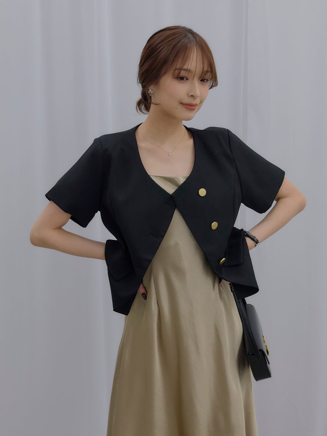 【SET】ゴールドボタンハーフスリーブジャケット+【Essential】Back open satin camisole dress(2set)