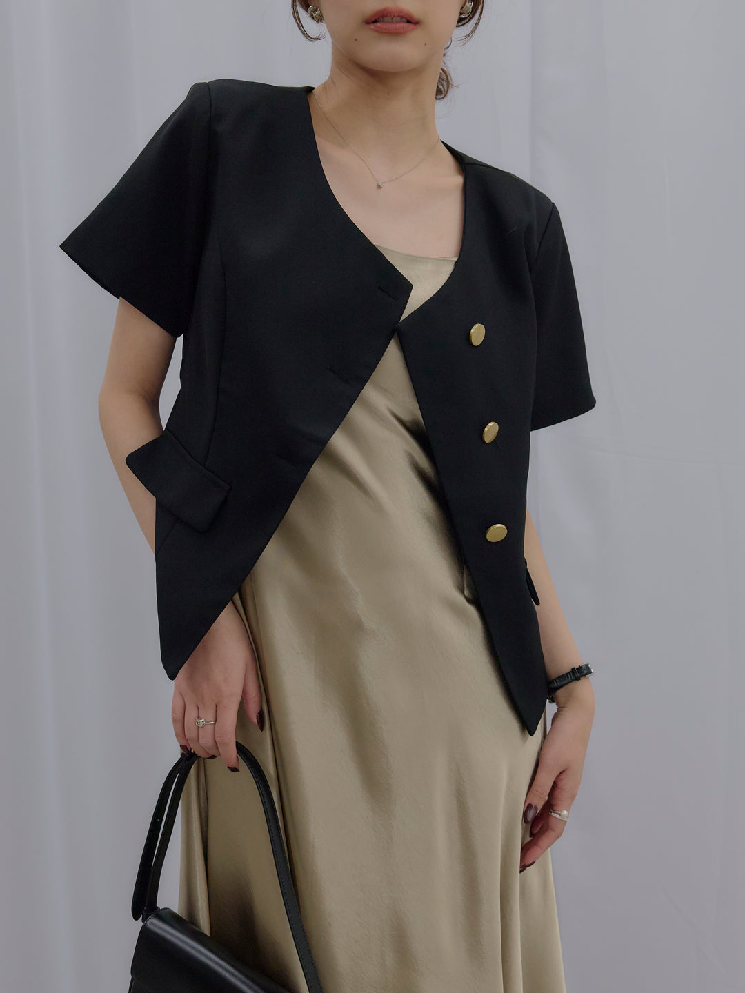 【SET】ゴールドボタンハーフスリーブジャケット+【Essential】Back open satin camisole dress(2set)