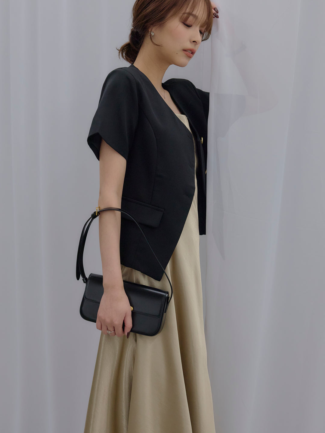 【SET】ゴールドボタンハーフスリーブジャケット+【Essential】Back open satin camisole dress(2set)