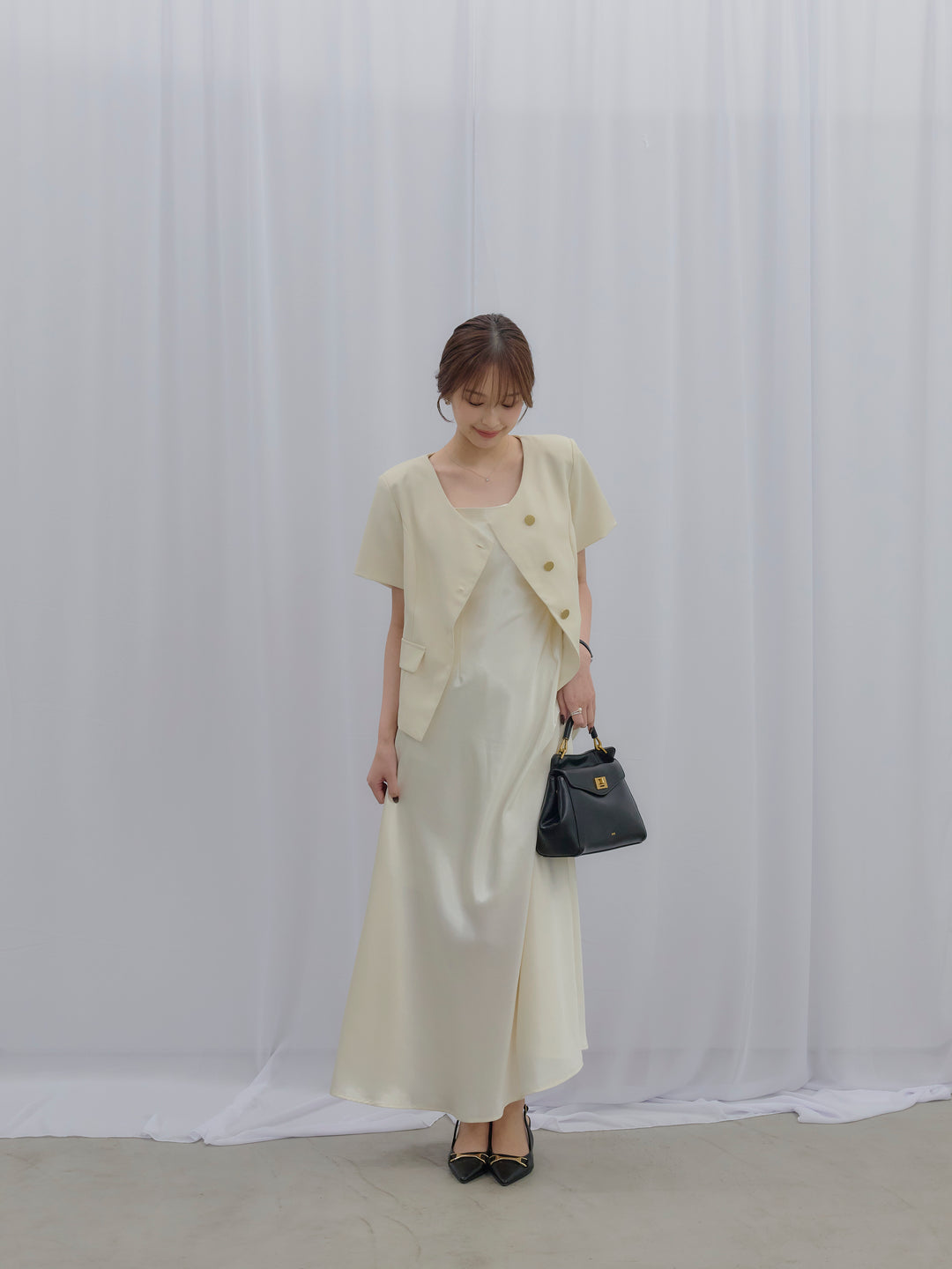 【SET】ゴールドボタンハーフスリーブジャケット+【Essential】Back open satin camisole dress(2set)