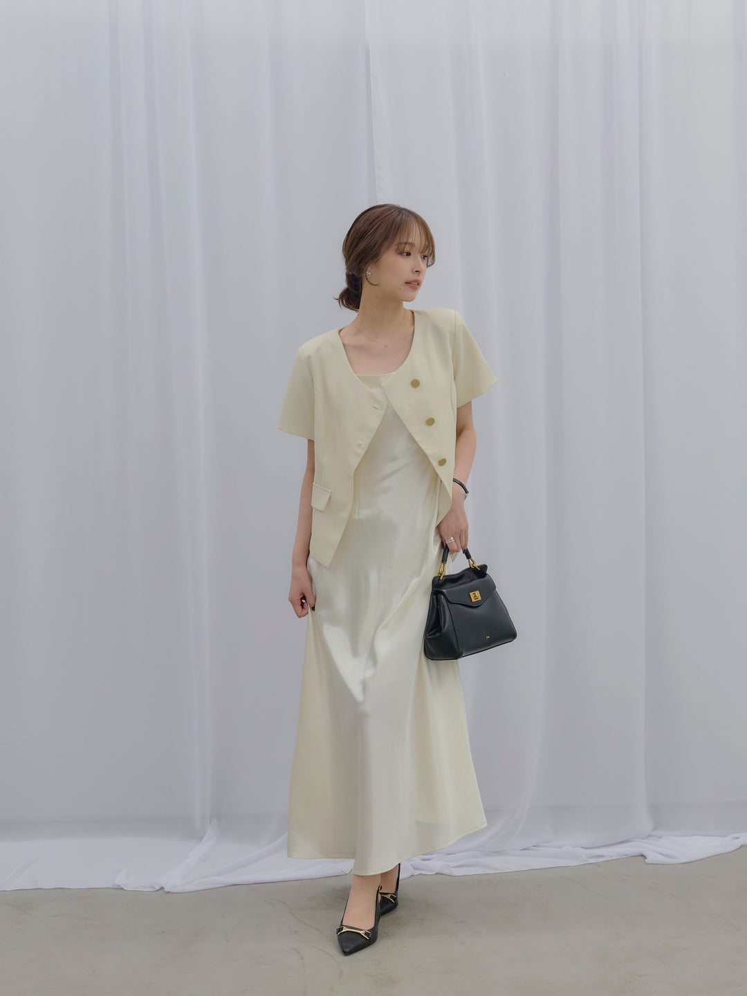 【SET】ゴールドボタンハーフスリーブジャケット+【Essential】Back open satin camisole dress(2set)