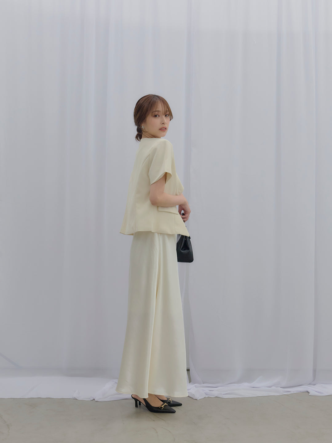 【SET】ゴールドボタンハーフスリーブジャケット+【Essential】Back open satin camisole dress(2set)