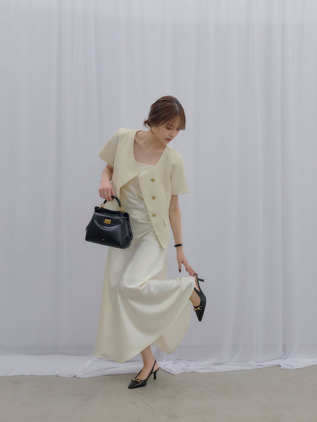 【SET】ゴールドボタンハーフスリーブジャケット+【Essential】Back open satin camisole dress(2set)