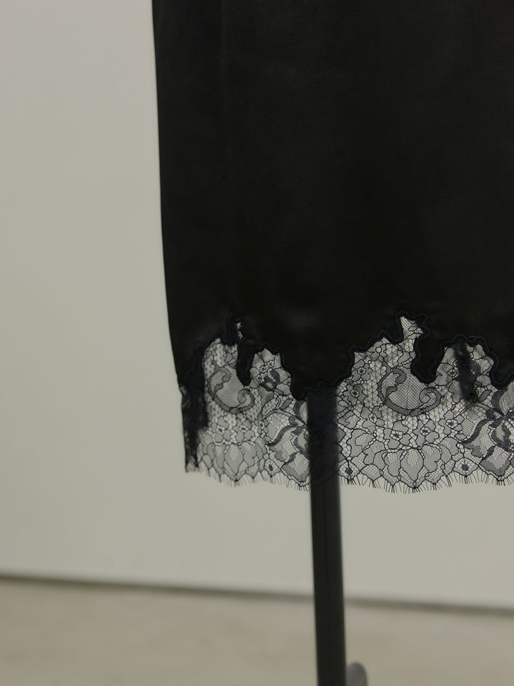 裾レースサテンミディスカート