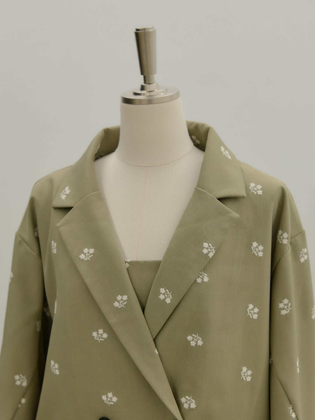 裾レースサテンミディスカート