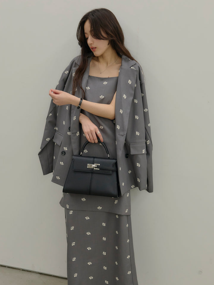 フラワー刺繍テーラードジャケット