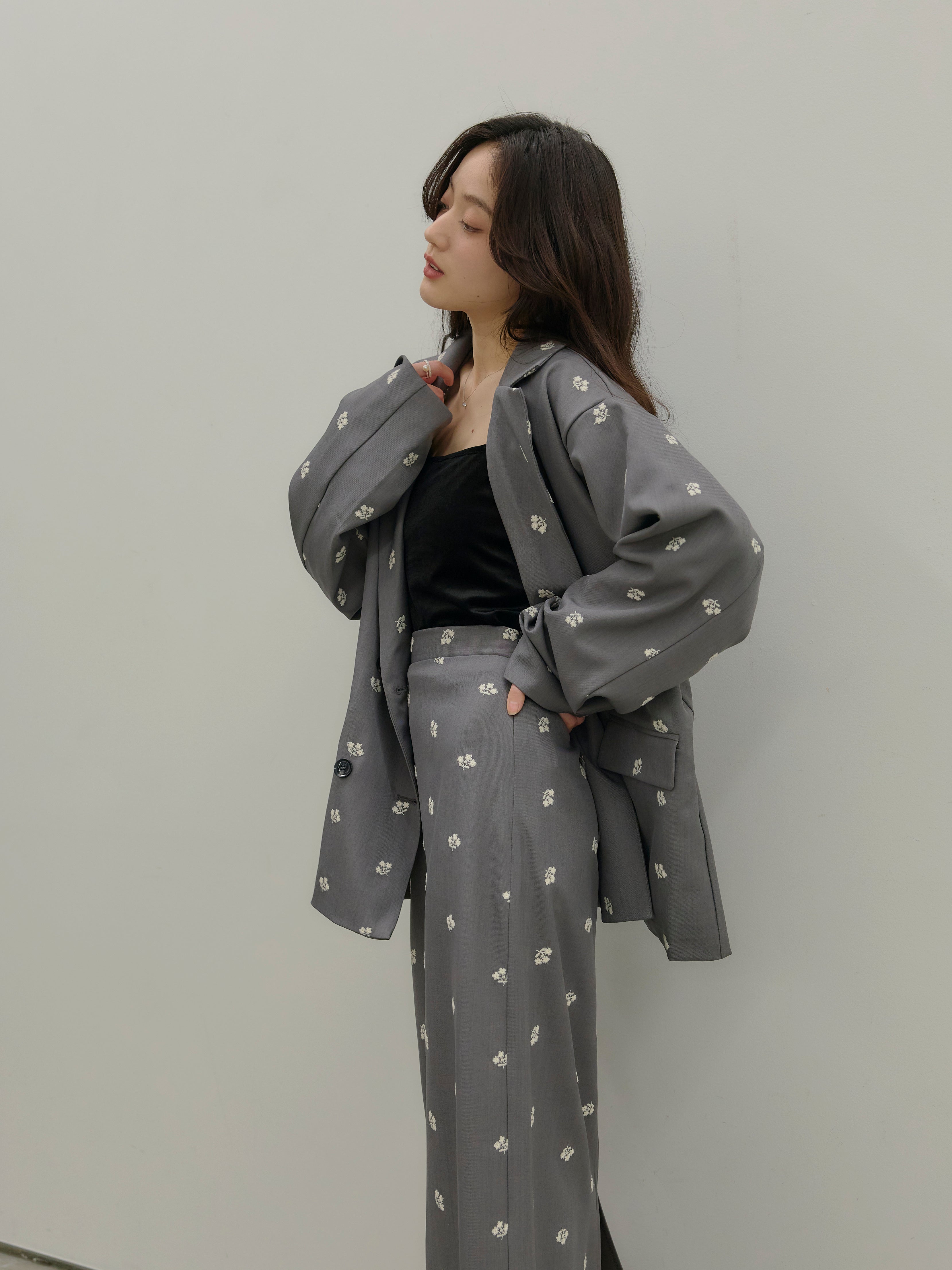 ネイビー 花柄刺繍 テーラードジャケット REDValentino｜フラワー刺繍テーラードジャケット