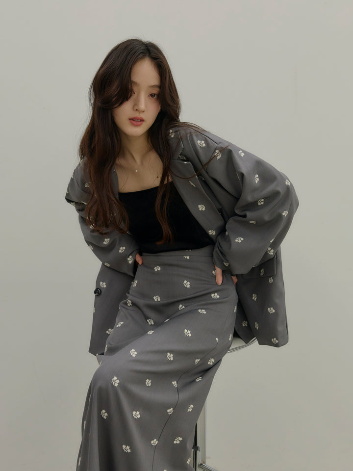 フラワー刺繍テーラードジャケット