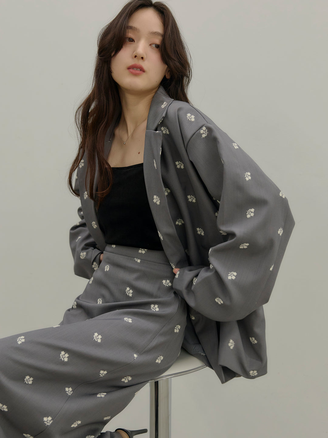 フラワー刺繍テーラードジャケット