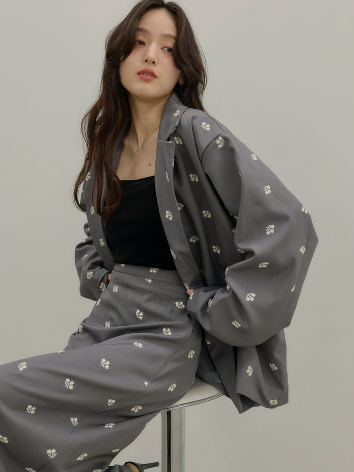 フラワー刺繍テーラードジャケット