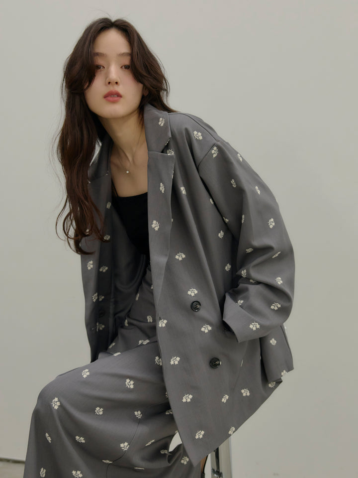 フラワー刺繍テーラードジャケット