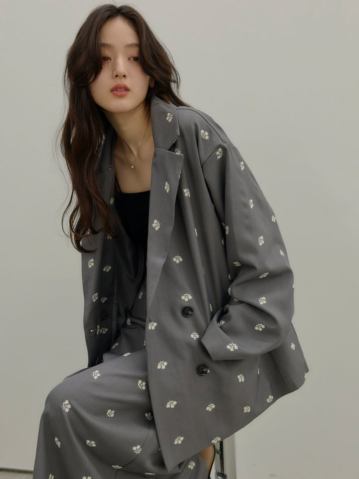 フラワー刺繍テーラードジャケット