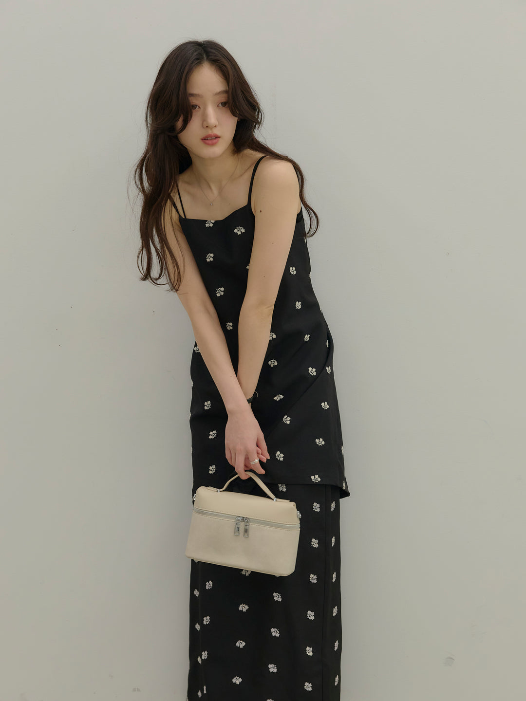 フラワー刺繍バックオープンチュニックキャミソール