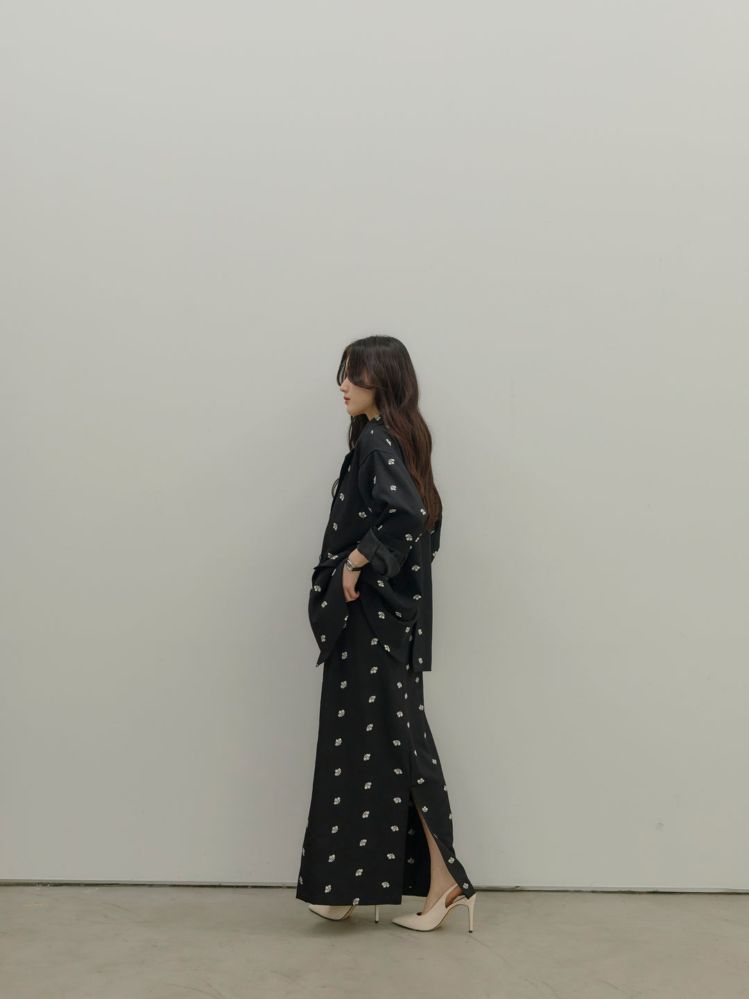 フラワー刺繍テーラードジャケット