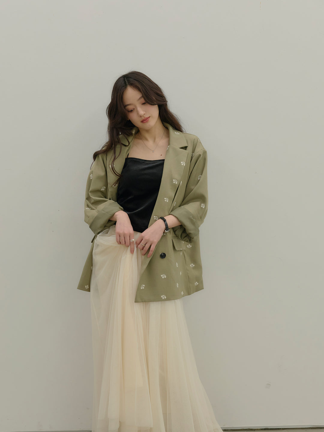 フラワー刺繍テーラードジャケット