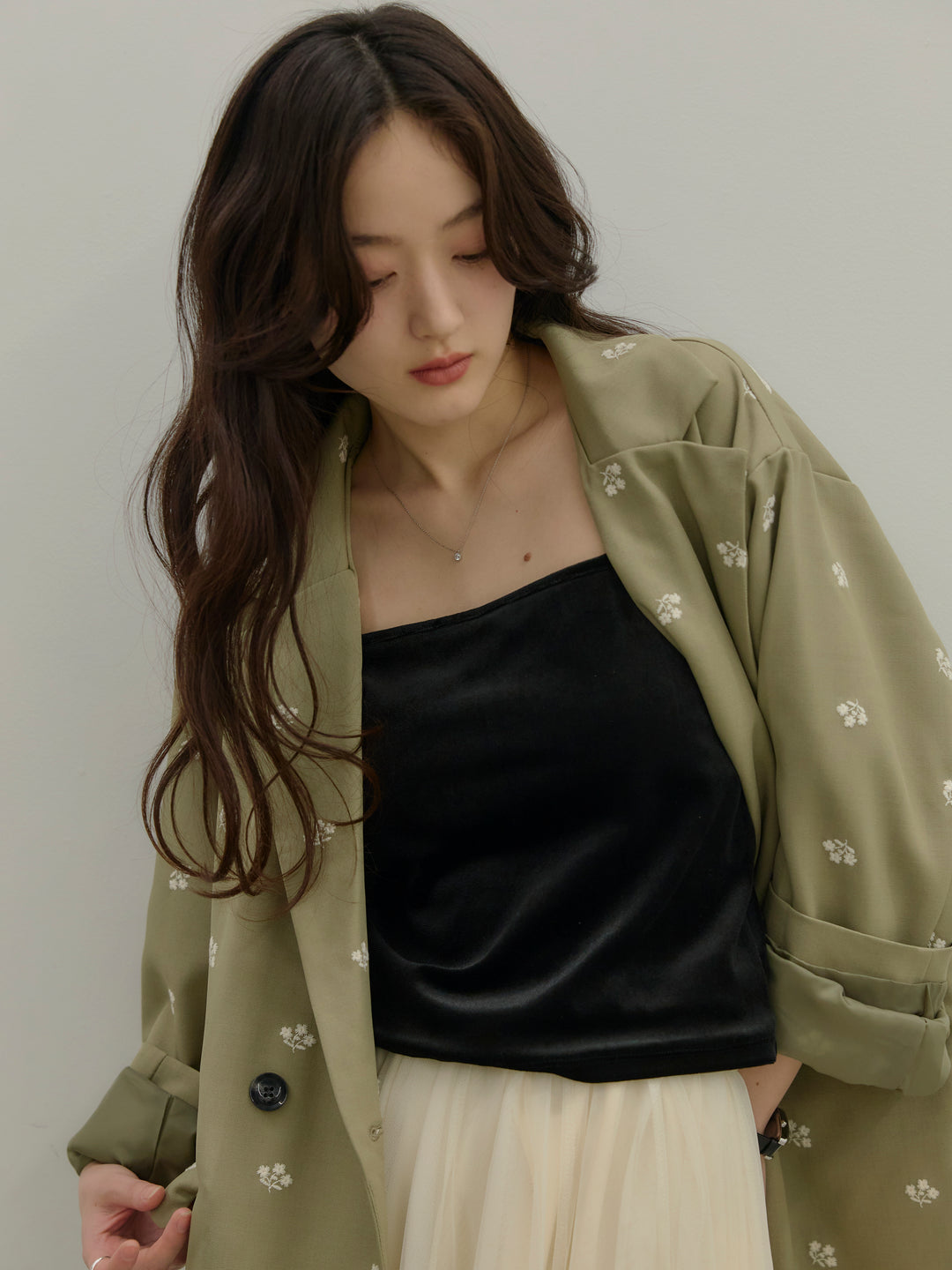 フラワー刺繍テーラードジャケット