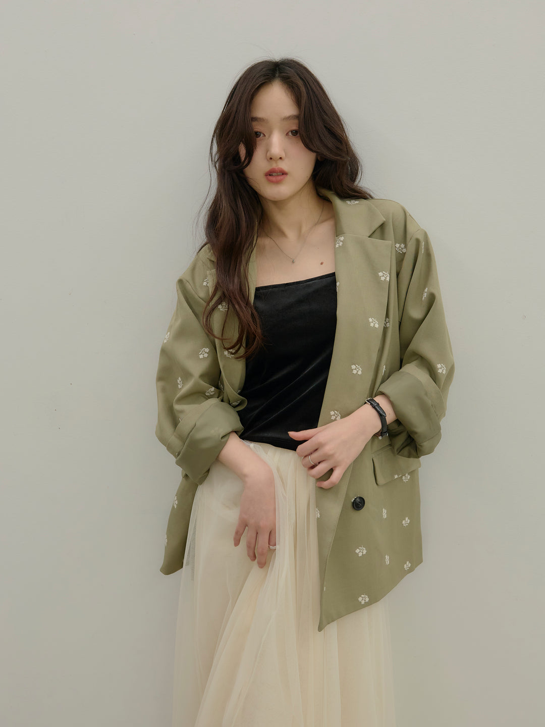 フラワー刺繍テーラードジャケット
