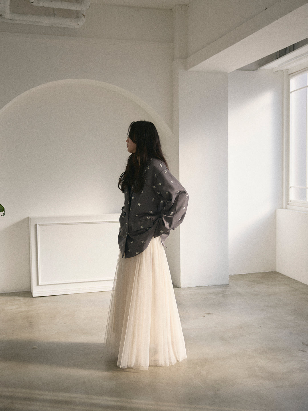 フラワー刺繍テーラードジャケット