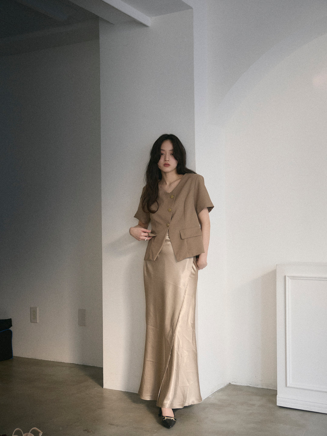 【SET】ゴールドボタンハーフスリーブジャケット+【Essential】Wrap design satin mermaid skirt(2set)