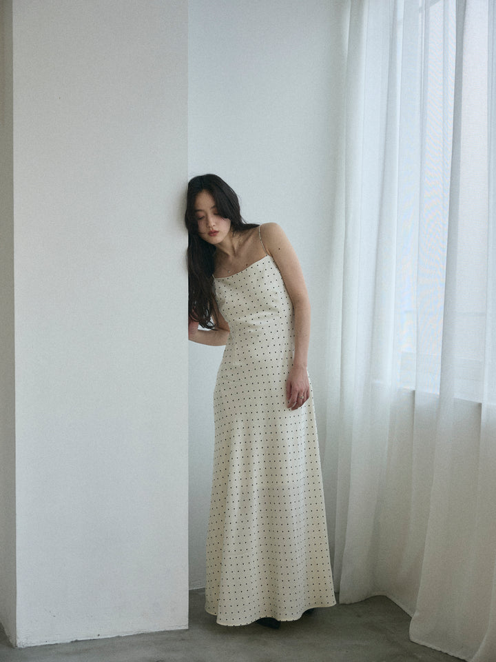 【Essential】Back open satin camisole dress