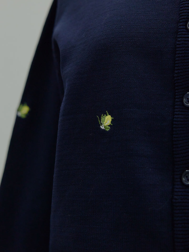 フルーツ刺繍クルーネックカーディガン